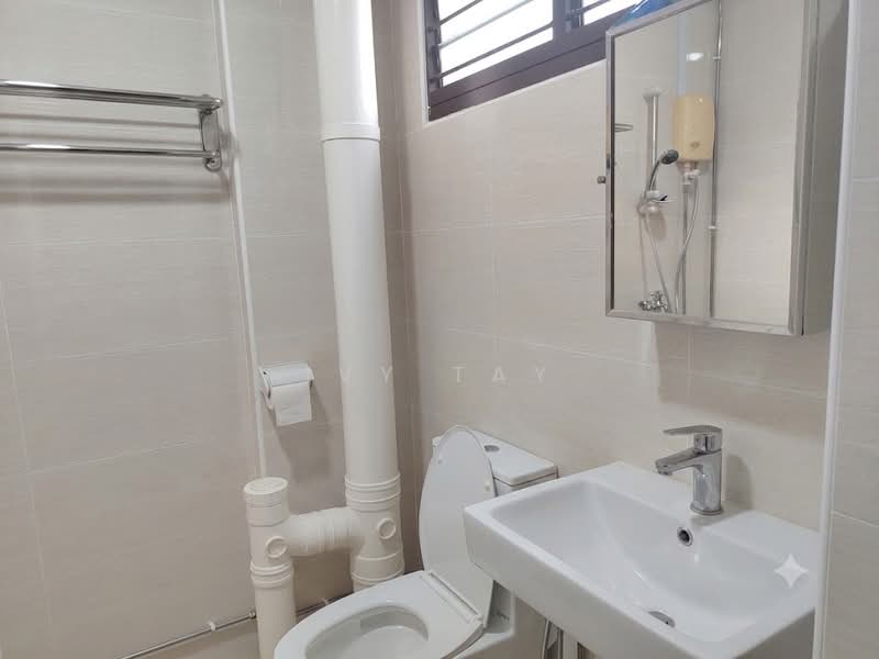 919 Jurong West Street 91, 919 Jurong West Street 91, 3 Bedrooms, 1,313 sqft, HDB Flat For Sale, by Ivy Tay, 500169424 - Bathroom - PropertyGuru.com.sg