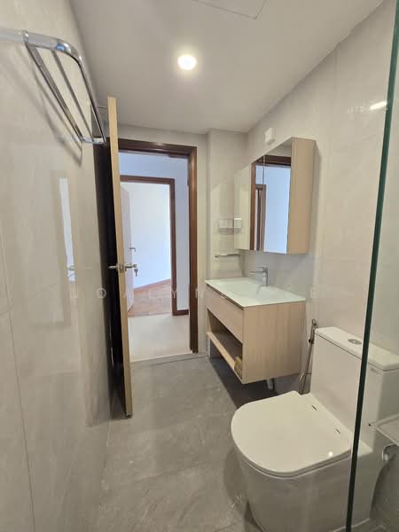 The Bayshore, 30 Bayshore Road, 2 Bedrooms, 948 sqft, Condominium For Rent, by Joalyne Lee, 500169434 - Bathroom - PropertyGuru.com.sg