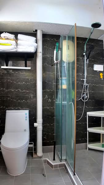 275 Bangkit Road, 275 Bangkit Road, 3 Bedrooms, 905 sqft, HDB Flat For Sale, by Elaine Tan, 500169435 - Bathroom - PropertyGuru.com.sg
