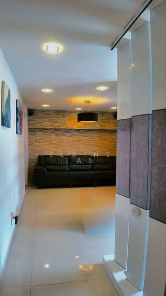 275 Bangkit Road, 275 Bangkit Road, 3 Bedrooms, 905 sqft, HDB Flat For Sale, by Elaine Tan, 500169435 - Living Room - PropertyGuru.com.sg