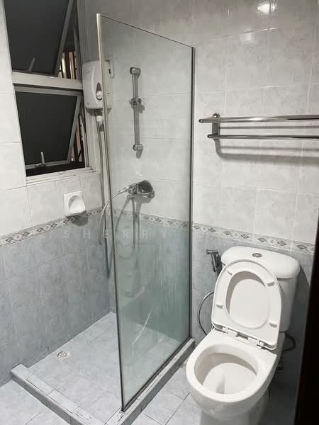 Northoaks, 20 Woodlands Cresent, 3 Bedrooms, 1,249 sqft, Condominium For Rent, by Sherry Goh, 500169437 - Bathroom - PropertyGuru.com.sg