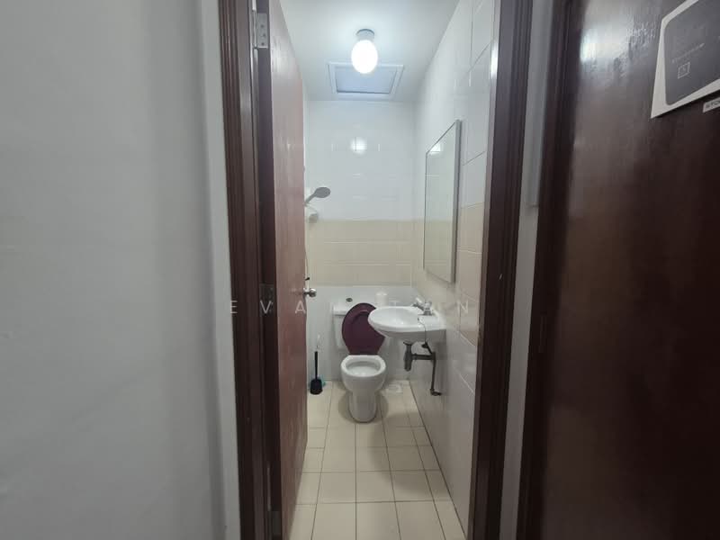 Dover Parkview, 30 Dover Rise, Room Rental, 150 sqft, Condominium For Rent, by Evan Tan, 500169439 - Bathroom - PropertyGuru.com.sg