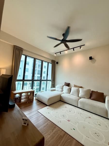 Springdale Condo, 49 Hindhede Walk, 3 Bedrooms, 1,119 sqft, Condominium For Rent, by Loke Xian Xun, 500169442 - Living Room - PropertyGuru.com.sg