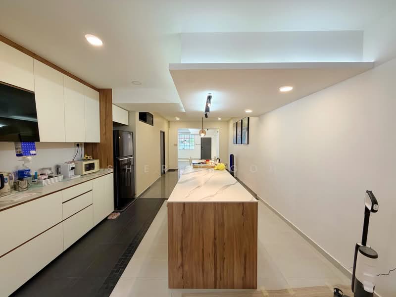 Sennett Estate, Willow Avenue, 4 Bedrooms, 2,500 sqft, Terraced House For Sale, by Sherry Goh, 500169448 - Kitchen - PropertyGuru.com.sg