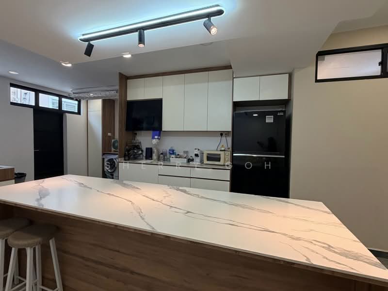 Sennett Estate, Willow Avenue, 4 Bedrooms, 2,500 sqft, Terraced House For Sale, by Sherry Goh, 500169448 - Kitchen - PropertyGuru.com.sg