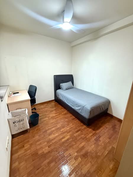Queens, 12 Stirling Road, Room Rental, 110 sqft, Condominium For Rent, by Sean Ong, 500169452 - Bedroom - PropertyGuru.com.sg