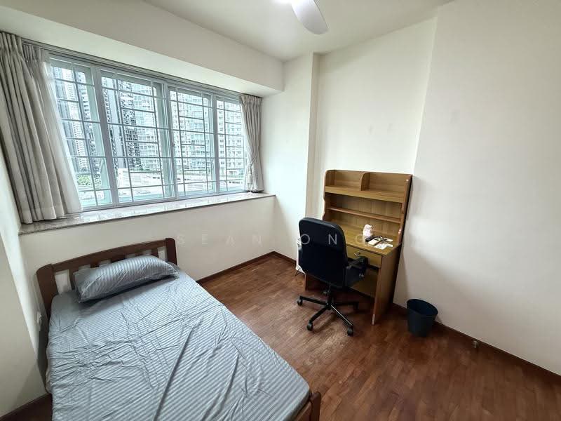Queens, 12 Stirling Road, Alexandra / Commonwealth, Room Rental, 110 sqft, Condominium For Rent, by Sean Ong, 500169452 - Bedroom - PropertyGuru.com.sg