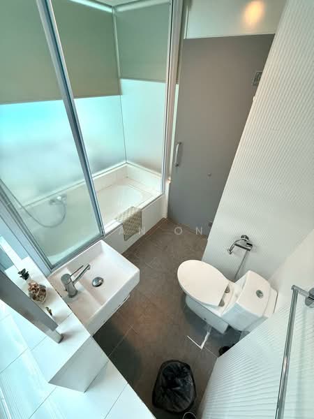 The Stellar, 18A West Coast Road, Room Rental, 180 sqft, Condominium For Rent, by Sean Ong, 500169453 - Bathroom - PropertyGuru.com.sg