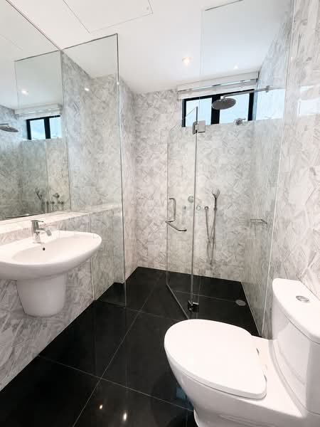The Colonnade, 82 Grange Road, 4 Bedrooms, 3,617 sqft, Condominium For Rent, by Jed Lin 林俊雄, 500169460 - Bathroom - PropertyGuru.com.sg