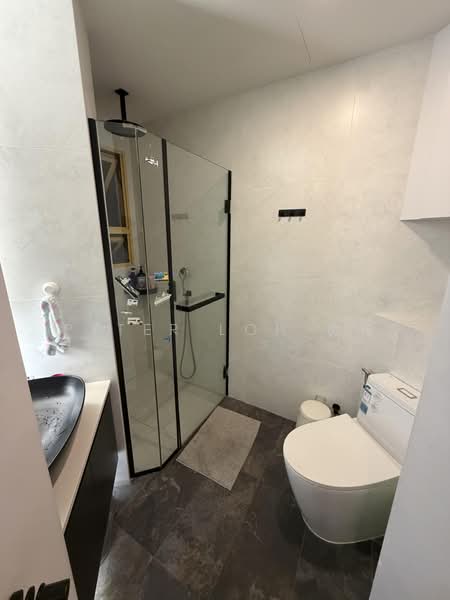 Villa Marina, 21 Jalan Sempadan, 3 Bedrooms, 1,281 sqft, Condominium For Sale, by Peter Loh 彼得, 500169462 - Common Toilet - PropertyGuru.com.sg