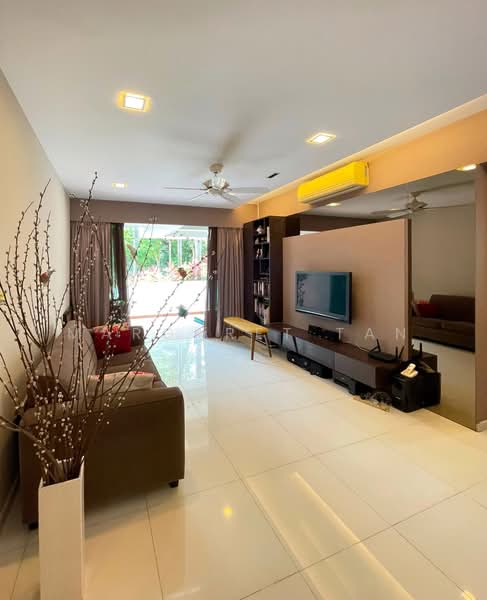 The Stellar, 20A West Coast Road, 3 Bedrooms, 1,324 sqft, Condominium For Sale, by Margaret Tan, 500169463 - Living Room - PropertyGuru.com.sg