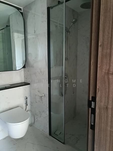 Sceneca Residence, 28 Tanah Merah Kechil Link, 2 Bedrooms, 689 sqft, Condominium For Sale, by EVON NG, 500169467 - Bathroom - PropertyGuru.com.sg