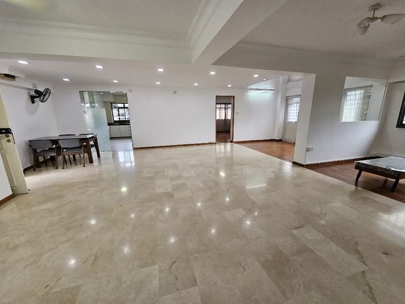 578 Hougang Avenue 4, 578 Hougang Avenue 4, 3 Bedrooms, 1,550 sqft, HDB Flat For Sale, by TJ Choo 朱芸苇, 500169470 - Living Room - PropertyGuru.com.sg