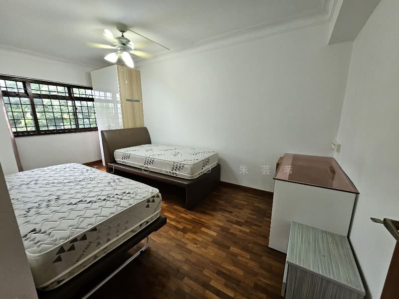 578 Hougang Avenue 4, 578 Hougang Avenue 4, 3 Bedrooms, 1,550 sqft, HDB Flat For Sale, by TJ Choo 朱芸苇, 500169470 - Bedroom - PropertyGuru.com.sg