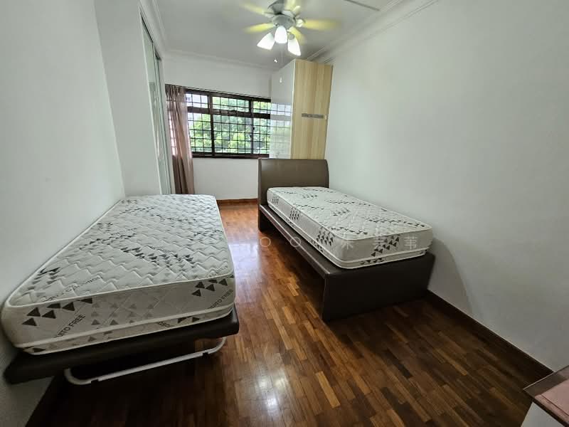 578 Hougang Avenue 4, 578 Hougang Avenue 4, 3 Bedrooms, 1,550 sqft, HDB Flat For Sale, by TJ Choo 朱芸苇, 500169470 - Bedroom - PropertyGuru.com.sg