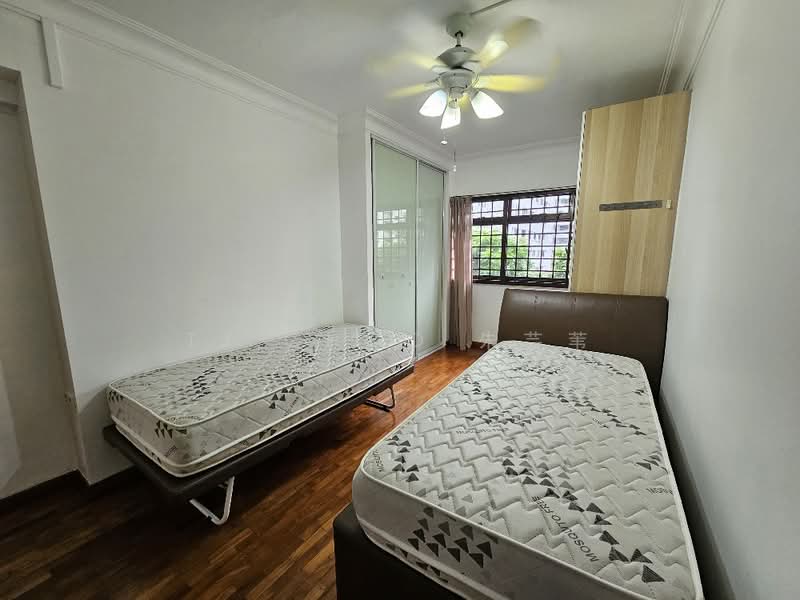 578 Hougang Avenue 4, 578 Hougang Avenue 4, 3 Bedrooms, 1,550 sqft, HDB Flat For Sale, by TJ Choo 朱芸苇, 500169470 - Bedroom - PropertyGuru.com.sg