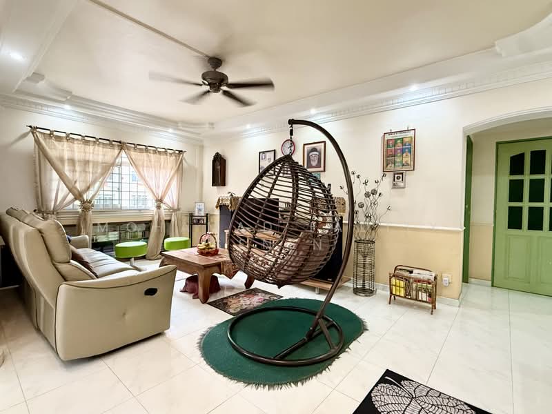 318 Tampines Street 33, 318 Tampines Street 33, 3 Bedrooms, 1,399 sqft, HDB Flat For Sale, by Mohamad Fadily Senen, 500169473 - Living Room - PropertyGuru.com.sg