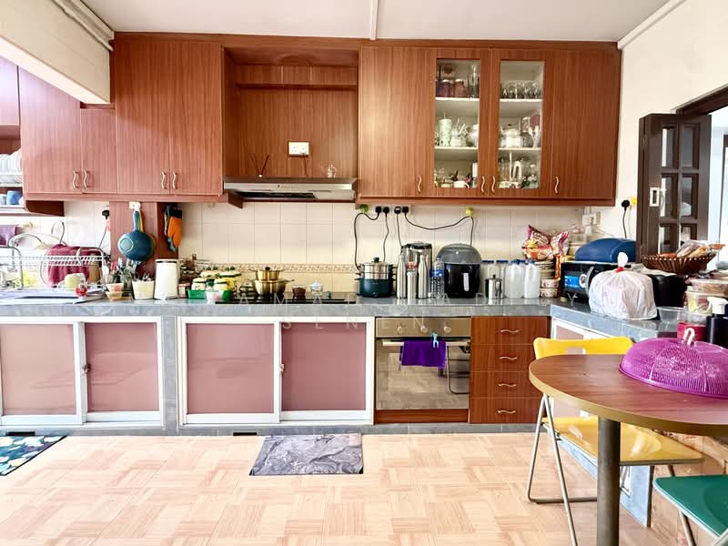 318 Tampines Street 33, 318 Tampines Street 33, 3 Bedrooms, 1,399 sqft, HDB Flat For Sale, by Mohamad Fadily Senen, 500169473 - Kitchen - PropertyGuru.com.sg