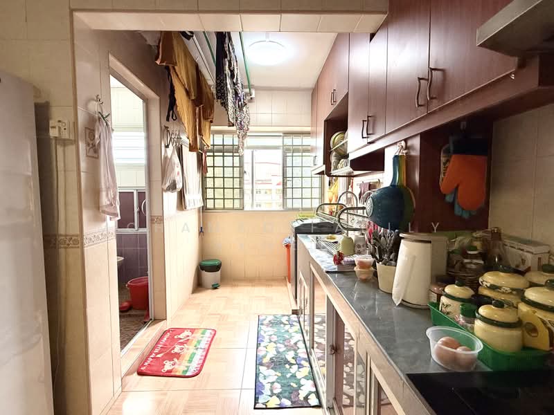 318 Tampines Street 33, 318 Tampines Street 33, 3 Bedrooms, 1,399 sqft, HDB Flat For Sale, by Mohamad Fadily Senen, 500169473 - Kitchen - PropertyGuru.com.sg