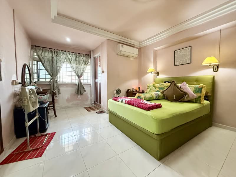 318 Tampines Street 33, 318 Tampines Street 33, 3 Bedrooms, 1,399 sqft, HDB Flat For Sale, by Mohamad Fadily Senen, 500169473 - Bedroom - PropertyGuru.com.sg