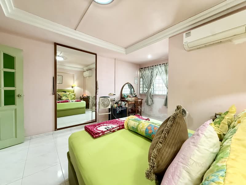 318 Tampines Street 33, 318 Tampines Street 33, 3 Bedrooms, 1,399 sqft, HDB Flat For Sale, by Mohamad Fadily Senen, 500169473 - Bedroom - PropertyGuru.com.sg