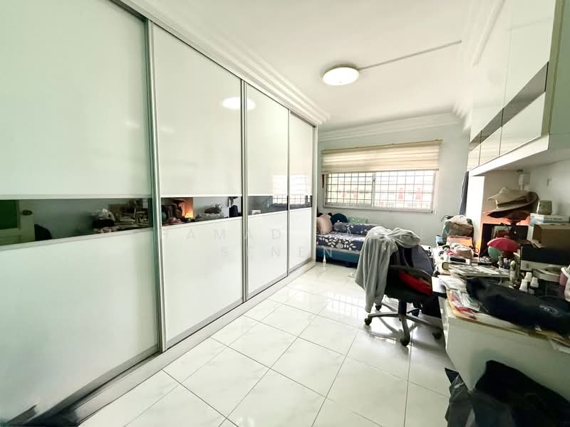 318 Tampines Street 33, 318 Tampines Street 33, 3 Bedrooms, 1,399 sqft, HDB Flat For Sale, by Mohamad Fadily Senen, 500169473 - Bedroom - PropertyGuru.com.sg