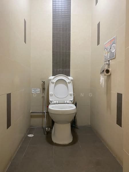 728 Ang Mo Kio avenue 6, Ang Mo Kio Avenue 6, 1,600 sqft, Shop / Shophouse For Sale, by Dave Ong, 500169475 - Bathroom - CommercialGuru.com.sg