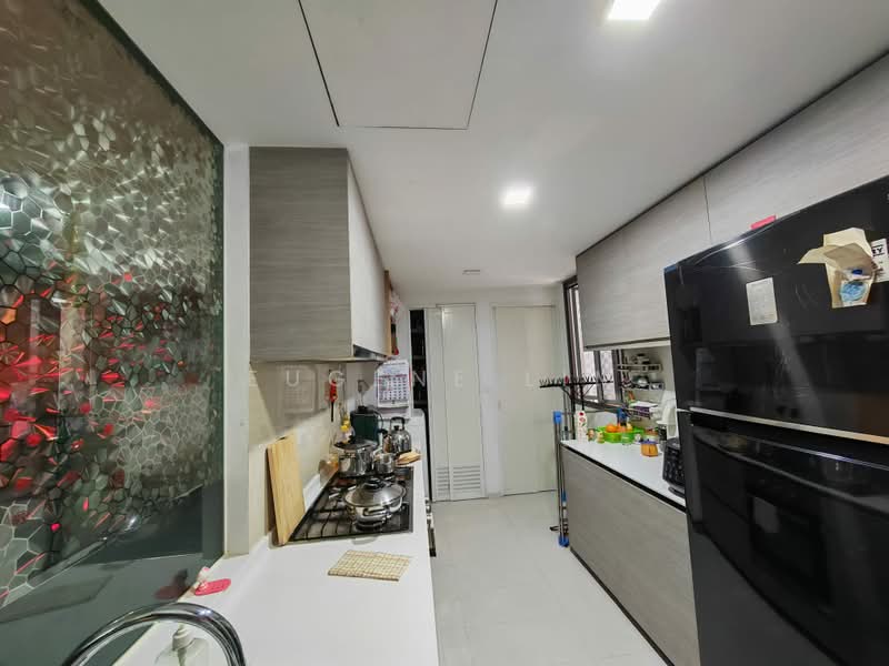 Bellewoods, 100 Woodlands Avenue 5, 3 Bedrooms, 1,066 sqft, Executive Condominium For Sale, by Eugene Lim, 500169479 - Kitchen - PropertyGuru.com.sg