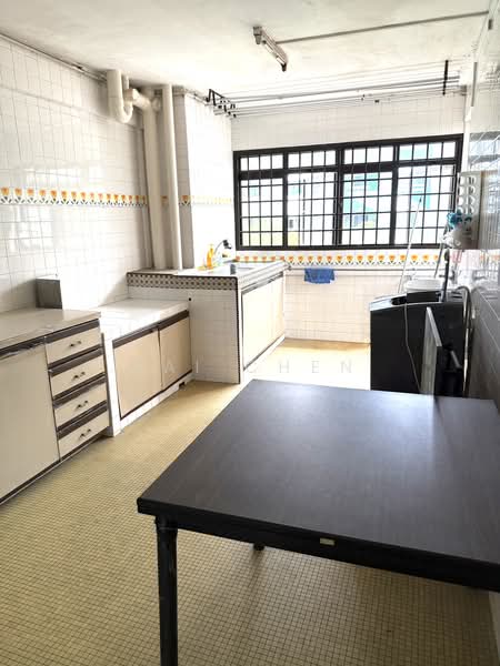 706 Bedok North Road, 706 Bedok North Road, 3 Bedrooms, 979 sqft, HDB Flat For Sale, by Kai Chen, 500169480 - Kitchen - PropertyGuru.com.sg