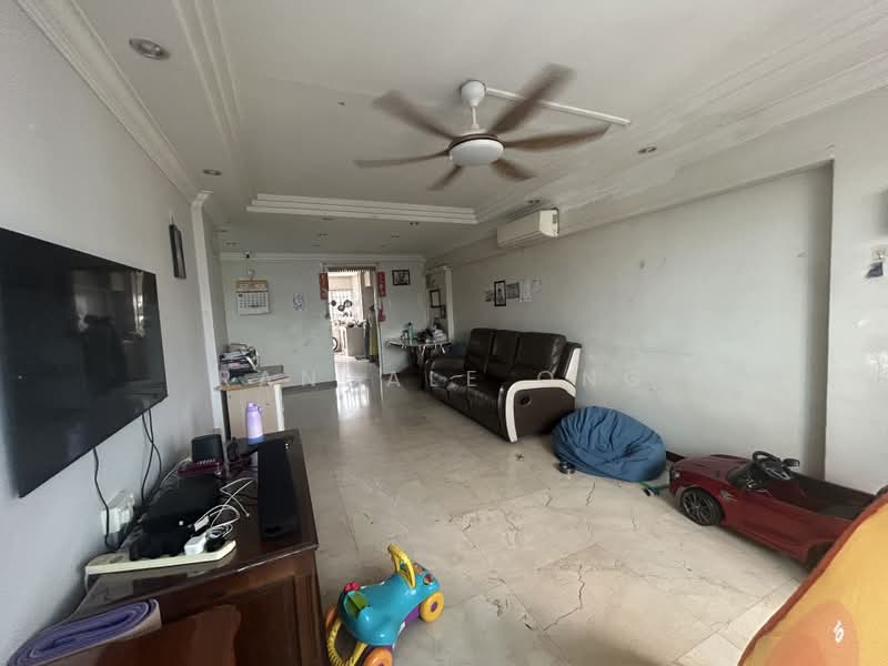 808 Tampines Avenue 4, 808 Tampines Avenue 4, 3 Bedrooms, 1,163 sqft, HDB Flat For Rent, by Randale Ong, 500169489 - Living Room - PropertyGuru.com.sg