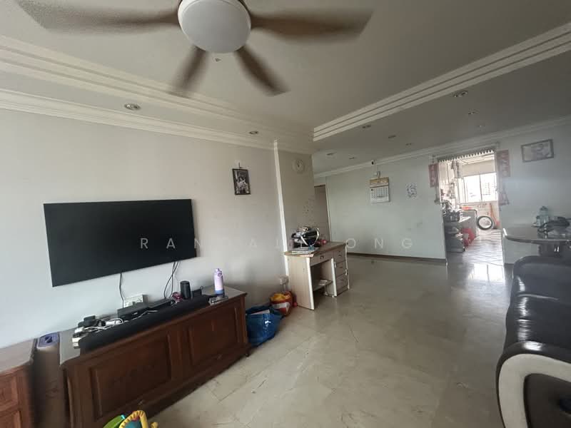 808 Tampines Avenue 4, 808 Tampines Avenue 4, 3 Bedrooms, 1,163 sqft, HDB Flat For Rent, by Randale Ong, 500169489 - Living Room - PropertyGuru.com.sg