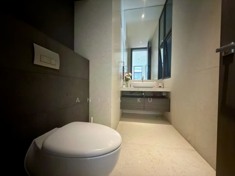 Lorong Tanggam, Lorong Tanggam, 5 Bedrooms, 6,098 sqft, Semi-Detached House For Sale, by Anita Ku, 500169508 - Bathroom - PropertyGuru.com.sg