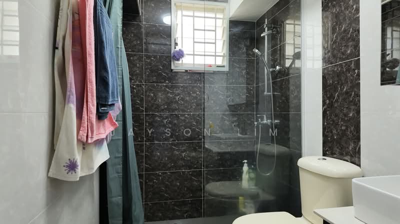 413A Fernvale Link, 413A Fernvale Link, 3 Bedrooms, 1,228 sqft, HDB Flat For Sale, by Jayson Lim, 500169513 - Bathroom - PropertyGuru.com.sg