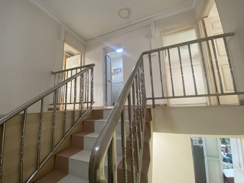 230 Hougang Street 21, Hougang Street 21, 3 Bedrooms, 1,528 sqft, HDB Flat For Sale, by Kitson Chan, 500169514 - Corridor - PropertyGuru.com.sg