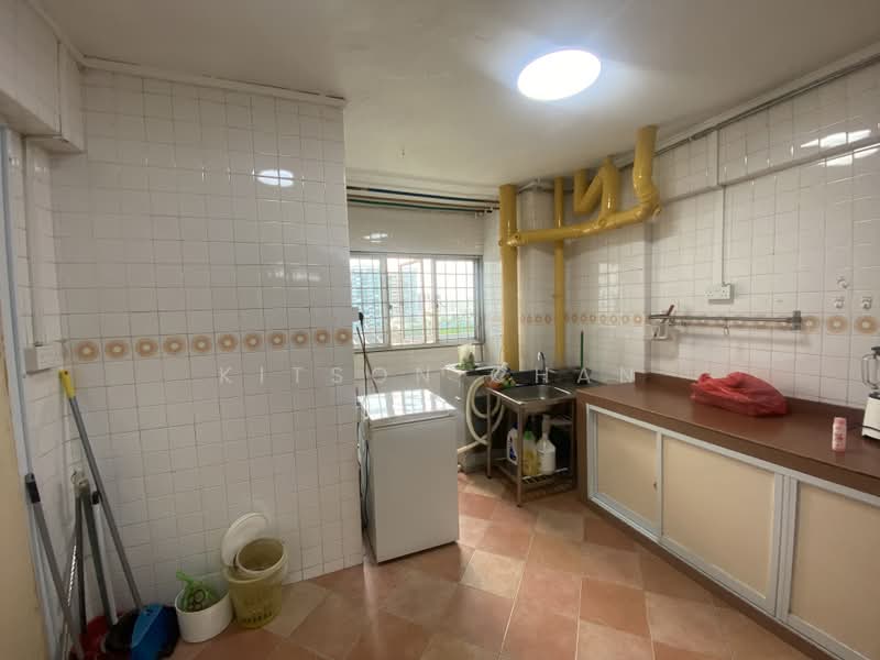 230 Hougang Street 21, Hougang Street 21, 3 Bedrooms, 1,528 sqft, HDB Flat For Sale, by Kitson Chan, 500169514 - Kitchen - PropertyGuru.com.sg