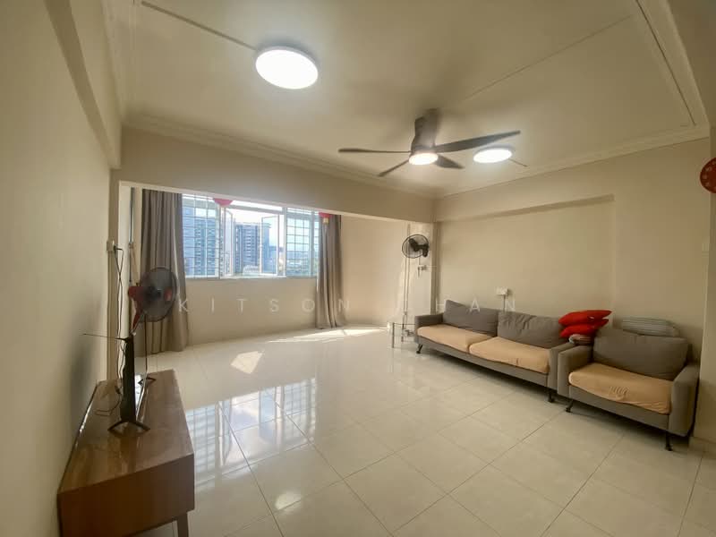 230 Hougang Street 21, Hougang Street 21, 3 Bedrooms, 1,528 sqft, HDB Flat For Sale, by Kitson Chan, 500169514 - Living Room - PropertyGuru.com.sg