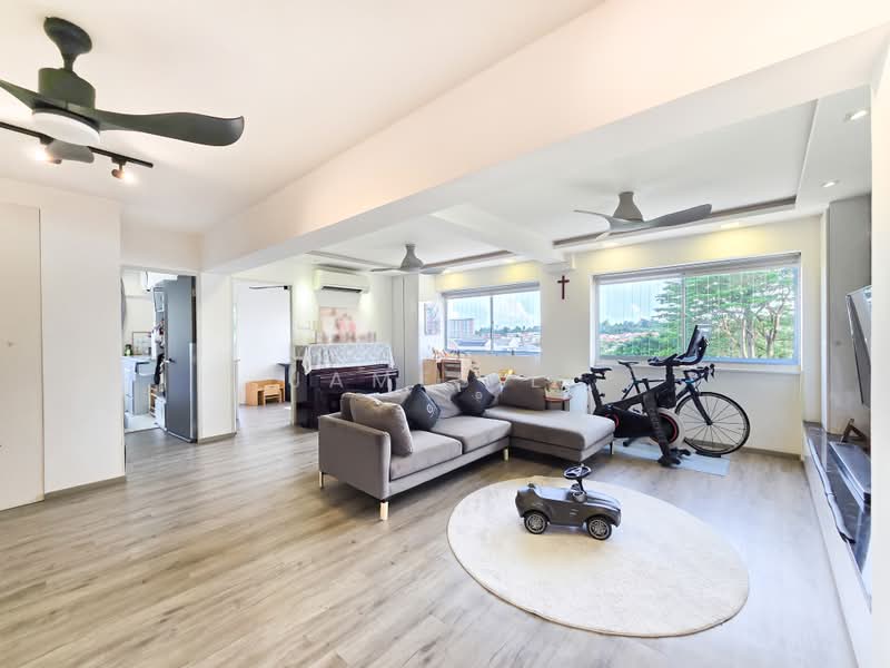 446 Bright Hill Drive, 446 Bright Hill Drive, 3 Bedrooms, 1,324 sqft, HDB Flat For Sale, by James Li, 500169550 - Living Room - PropertyGuru.com.sg