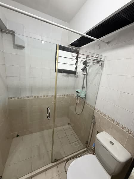 159A Rivervale Crescent, 159A Rivervale Crescent, 3 Bedrooms, 979 sqft, HDB Flat For Rent, by Charlotte Chin, 500169554 - Bathroom - PropertyGuru.com.sg