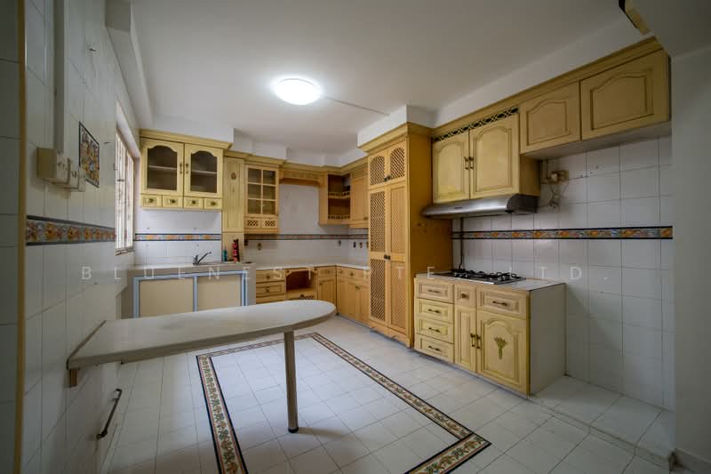 222 Pending Road, 222 Pending Road, 3 Bedrooms, 688 sqft, HDB Flat For Sale, by CLARENCE LIANG, 500169557 - Kitchen - PropertyGuru.com.sg