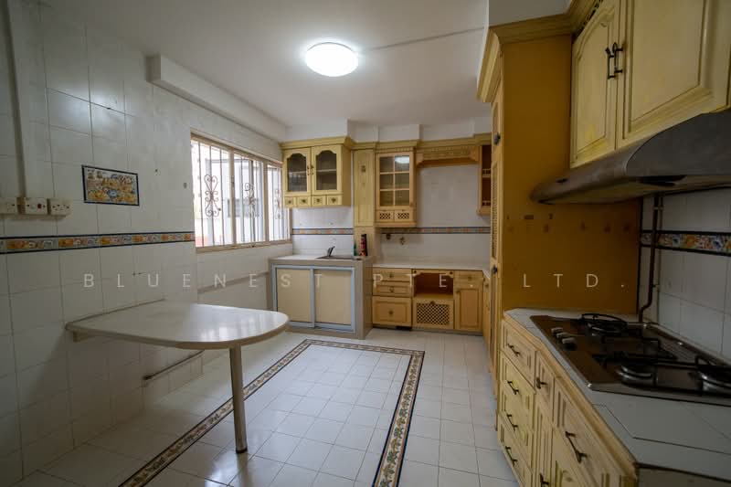 222 Pending Road, 222 Pending Road, 3 Bedrooms, 688 sqft, HDB Flat For Sale, by CLARENCE LIANG, 500169557 - Kitchen - PropertyGuru.com.sg