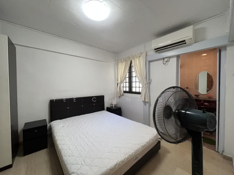 819 Tampines Street 81, 819 Tampines Street 81, 2 Bedrooms, 721 sqft, HDB Flat For Rent, by Yee chung Ng, 500169559 - Bedroom - PropertyGuru.com.sg