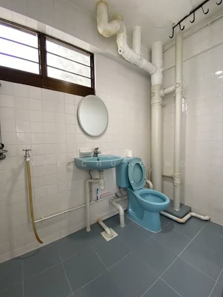 160 Tampines Street 12, 160 Tampines Street 12, 3 Bedrooms, 1,054 sqft, HDB Flat For Sale, by Yee chung Ng, 500169565 - Bathroom - PropertyGuru.com.sg