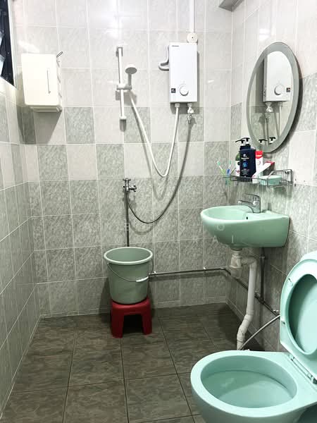 125 Bishan Street 12, 125 Bishan Street 12, 3 Bedrooms, 893 sqft, HDB Flat For Sale, by Anbu s/o Samidurai, 500169569 - Bathroom - PropertyGuru.com.sg