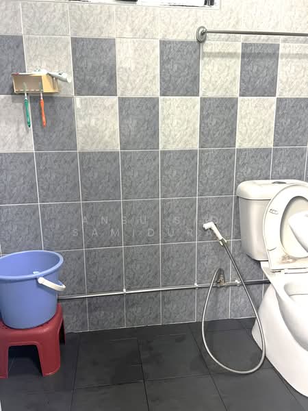 125 Bishan Street 12, 125 Bishan Street 12, 3 Bedrooms, 893 sqft, HDB Flat For Sale, by Anbu s/o Samidurai, 500169569 - Bathroom - PropertyGuru.com.sg