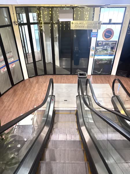 Viva Vista, 3 South Buona Vista Road, 258 sqft, Other Retail For Rent, by Carol Chen, 500169577 - Lobby - CommercialGuru.com.sg