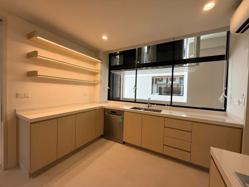 The Colonnade, 82 Grange Road, 3 Bedrooms, 3,994 sqft, Condominium For Rent, by Chloe Wan, 500169595 - Kitchen - PropertyGuru.com.sg