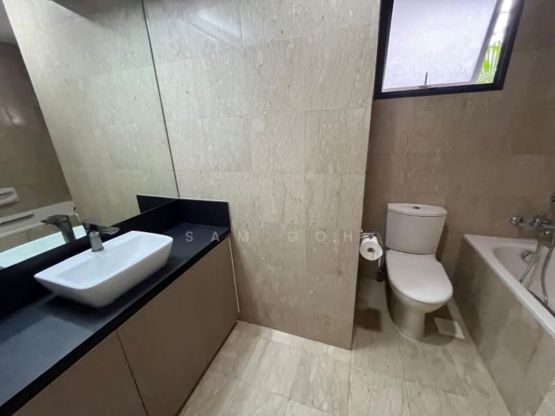 Carissa Park Condo, 2 Flora Drive, 2 Bedrooms, 947 sqft, Condominium For Rent, by Sam Goh, 500169596 - Bathroom - PropertyGuru.com.sg