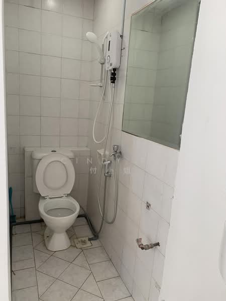 Cheap Room near Paya Lebar MRT, , Room Rental, 110 sqft, Condominium For Rent, by Cindy Fu 付小姐, 500169617 - Bathroom - PropertyGuru.com.sg