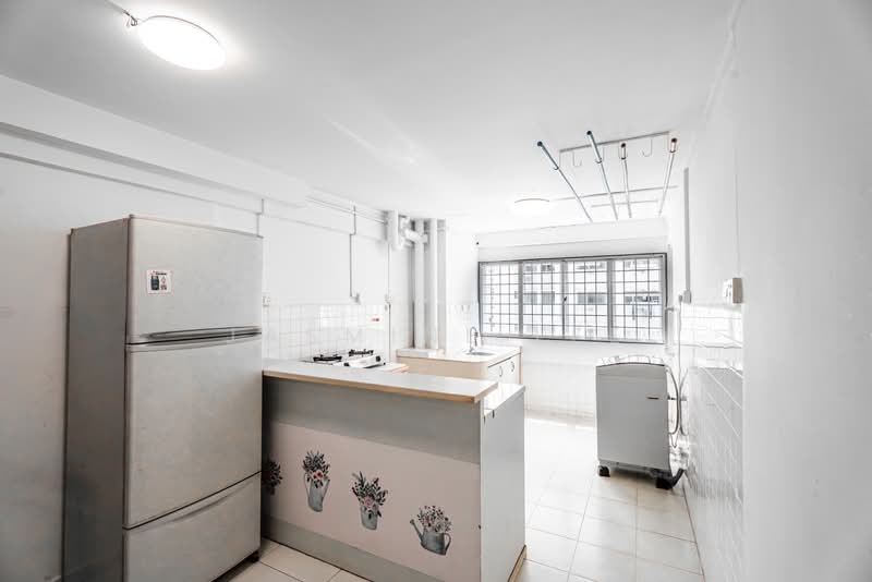 204 Yishun Street 21, 204 Yishun Street 21, 2 Bedrooms, 721 sqft, HDB Flat For Sale, by Jasmine Lee, 500169619 - Kitchen - PropertyGuru.com.sg