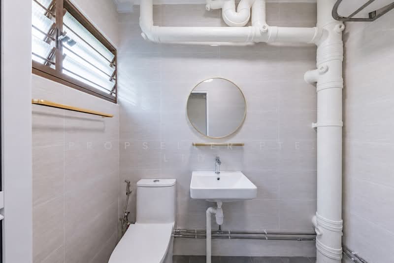 856 Woodlands Street 83, 856 Woodlands Street 83, 3 Bedrooms, 1,356 sqft, HDB Flat For Sale, by Gina Tow, 500169623 - Bathroom - PropertyGuru.com.sg